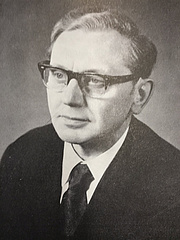Dr. Johannes Schneider (photo: Philologus 115, 1971, 60th birthday panel.)